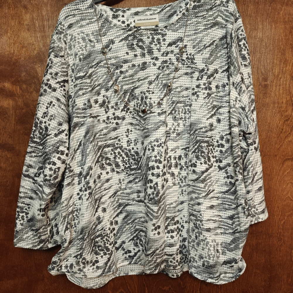 Alfred Dunner Chic Animal Print Women's Top With Detachable Necklace